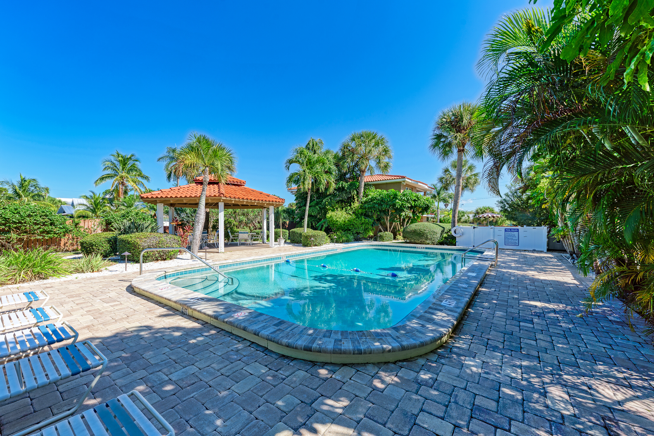 Two Bedroom Vacation Condo Just Two Minutes to the Beach