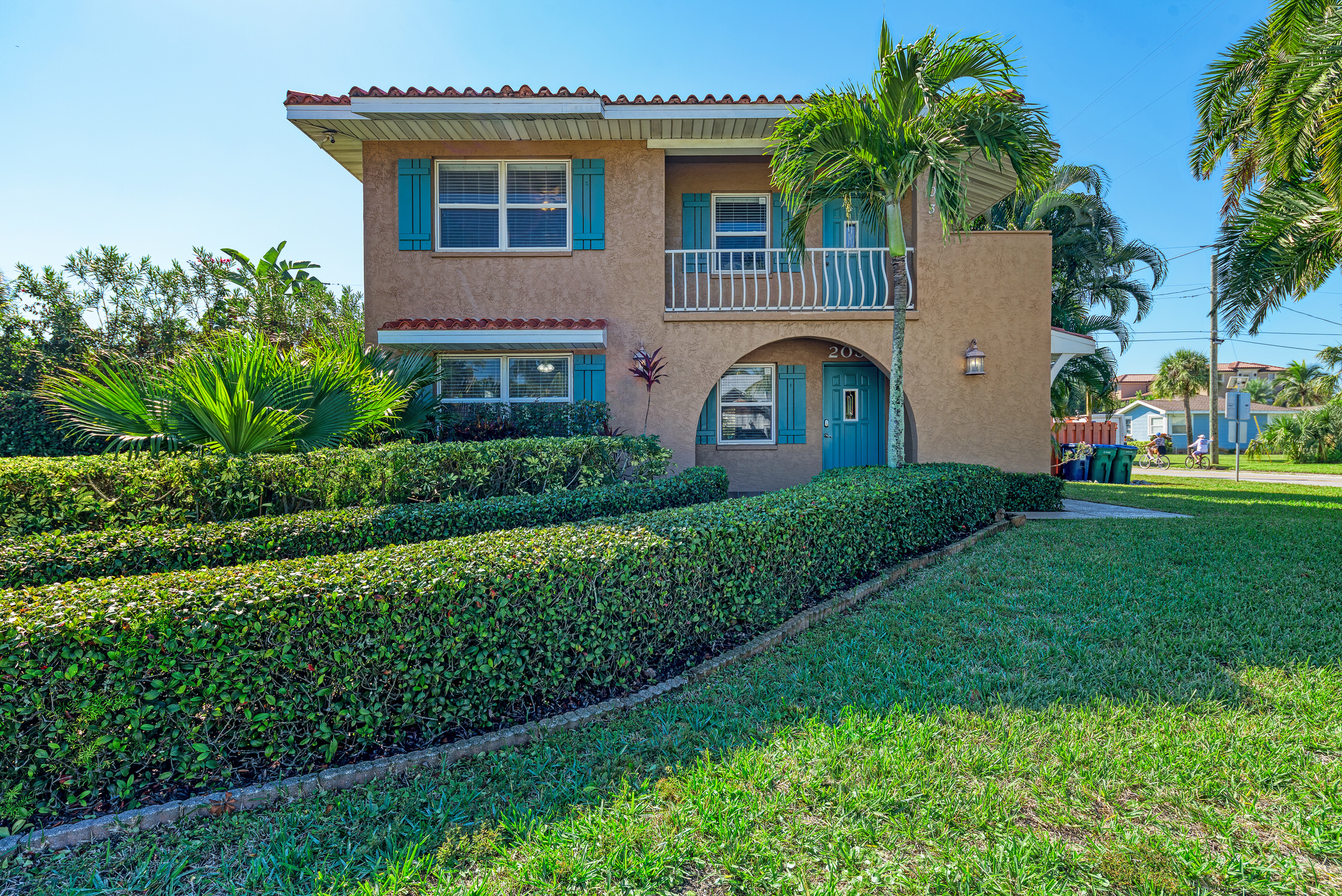 Two Bedroom Vacation Condo Just Two Minutes to the Beach