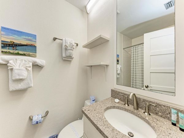 Two Bedroom Gulf Front Vacation Condo in Holmes Beach