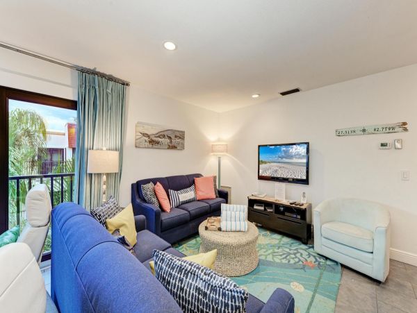 Two Bedroom Gulf Front Vacation Condo in Holmes Beach