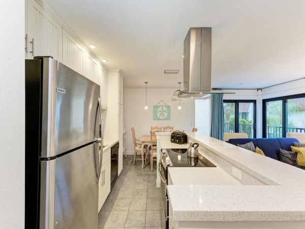 Two Bedroom Gulf Front Vacation Condo in Holmes Beach