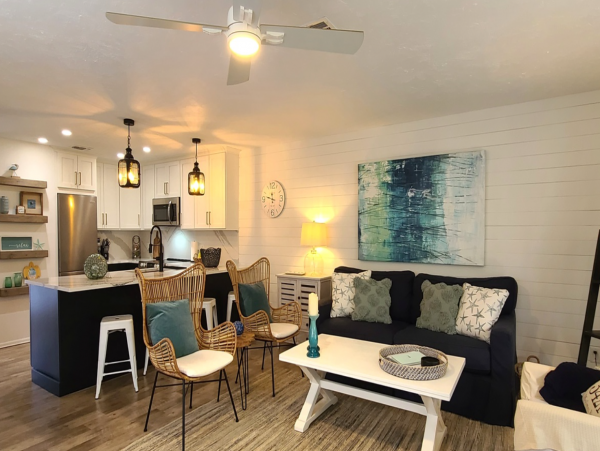 Gorgeous Two Bedroom Townhome Short Walk to Beach