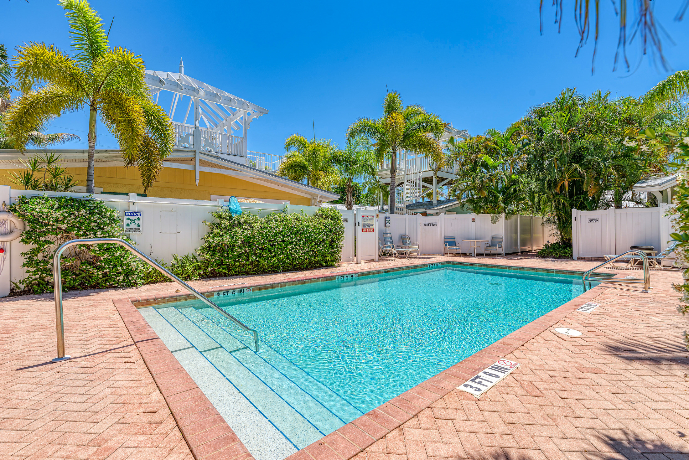 Holmes Beach Vacation Condo One Bedroom