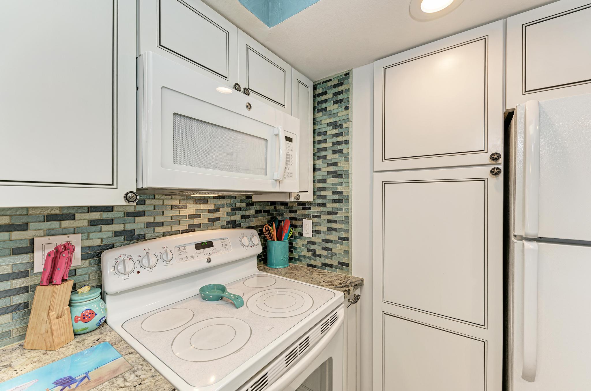Holmes Beach Vacation Condo One Bedroom Steps to Beach