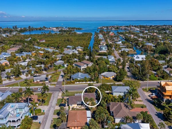 Anna Maria Island Holmes Beach Home 1018914