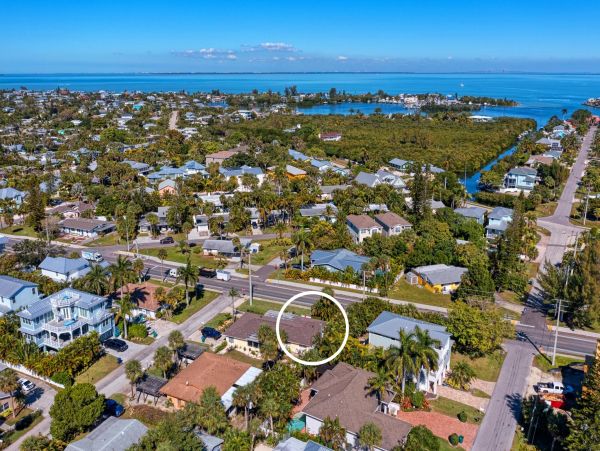 Anna Maria Island Holmes Beach Home 1018914