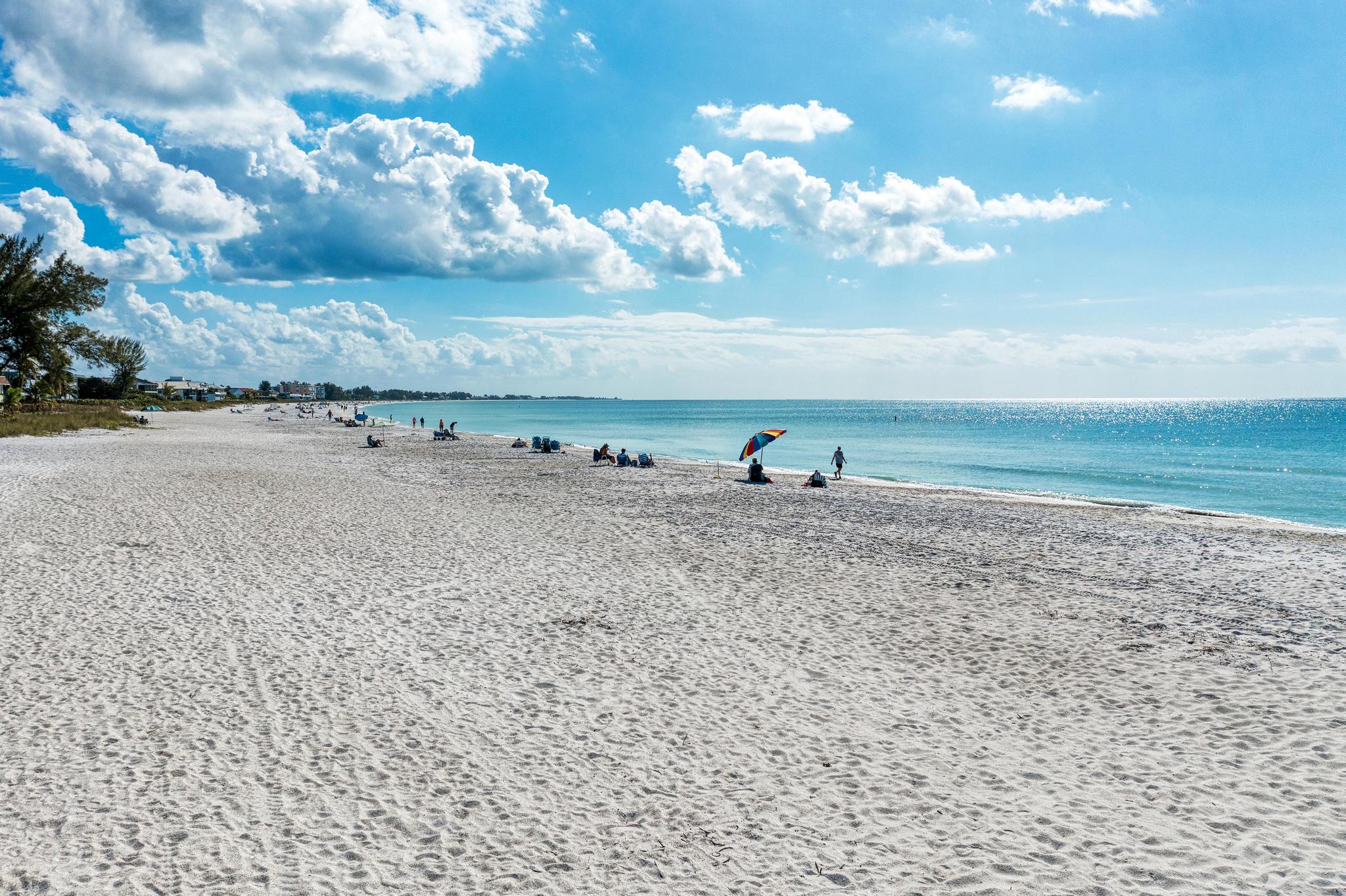 Charming One Bedroom Directly on Gulf of Mexico