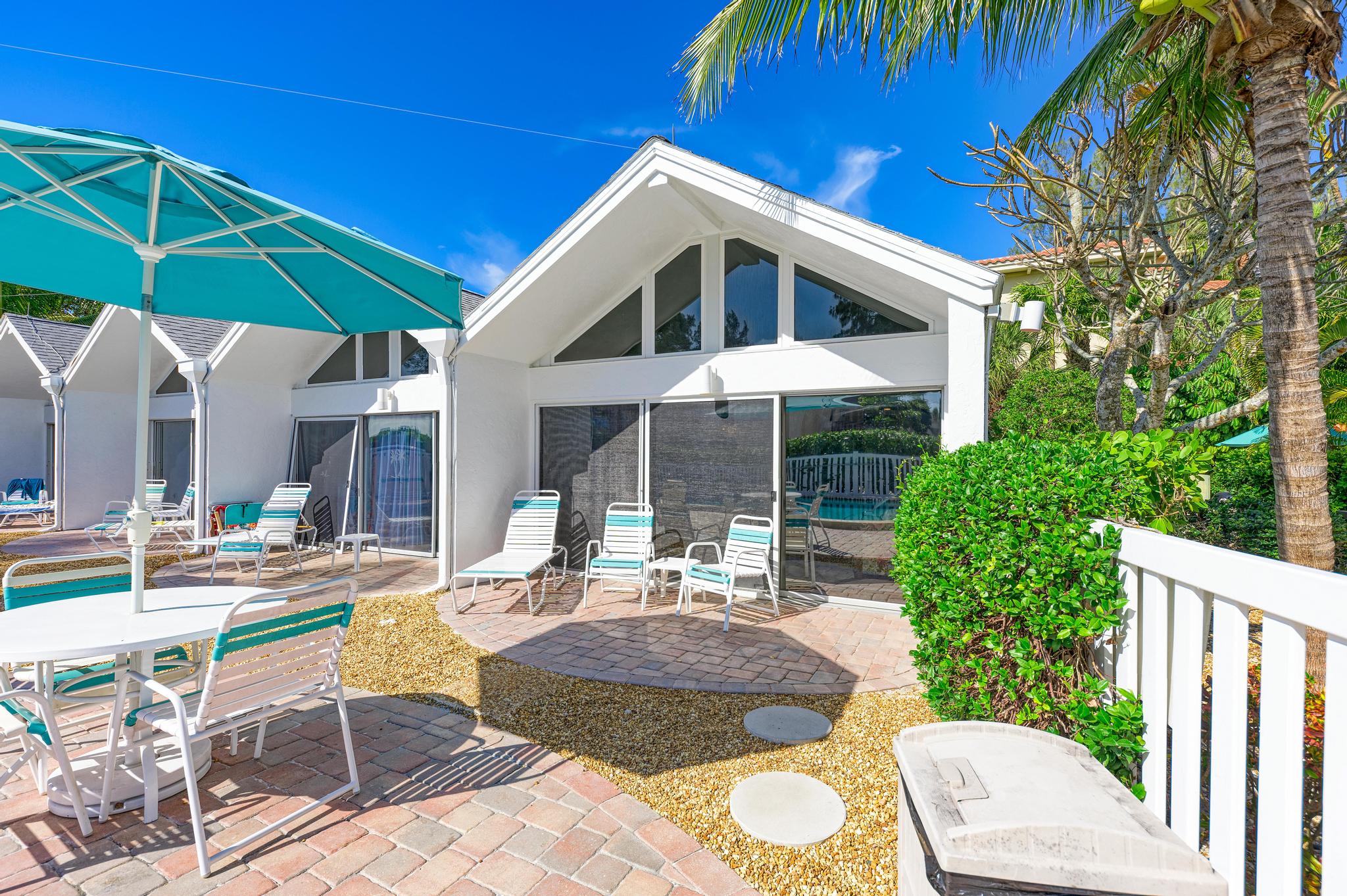Charming One Bedroom Directly on Gulf of Mexico