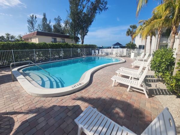 Holmes Beach Beachfront Condo Rental Anna Maria Island Vacation Condo