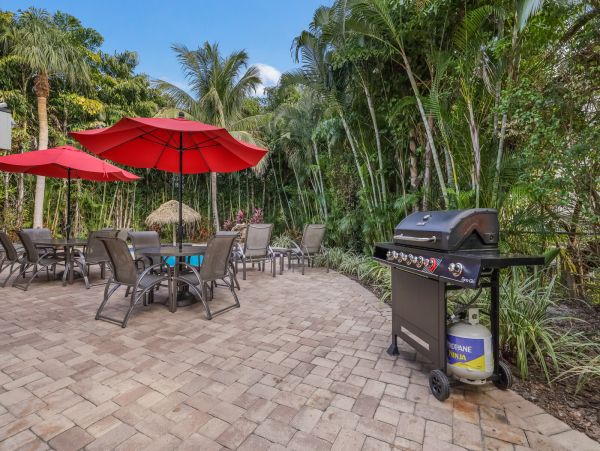Gorgeous Anna Maria Vacation Home with Private Pool & Spa