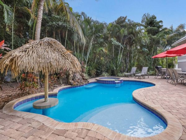 Gorgeous Anna Maria Vacation Home with Private Pool & Spa