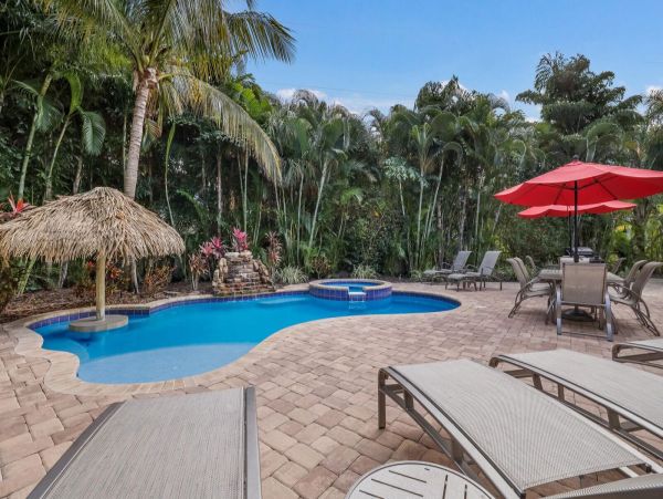 Gorgeous Anna Maria Vacation Home with Private Pool & Spa
