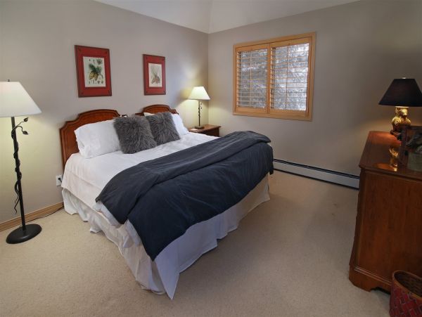 Arrowhead Village 6 bedrooms Villa