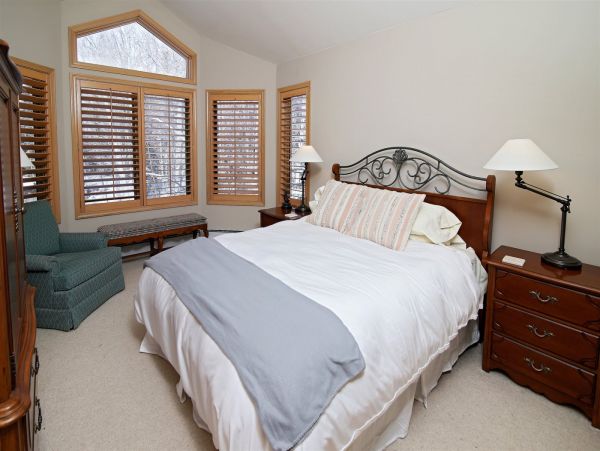 Arrowhead Village 6 bedrooms Villa