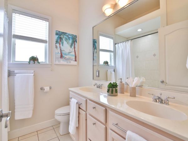 Anna Maria Island Holmes Beach Home 1018936