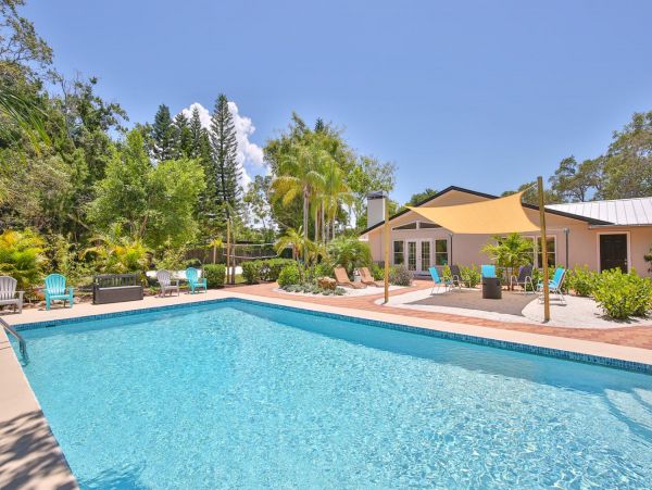 Bradenton Vacation Pool Home Four Bedrooms Sleeps 11