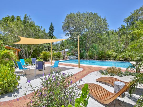 Bradenton Vacation Pool Home Four Bedrooms Sleeps 11