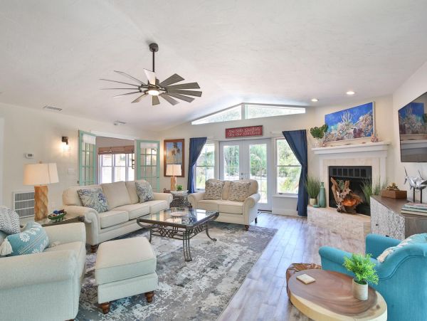 Bradenton Vacation Pool Home Four Bedrooms Sleeps 11