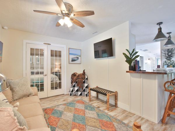 Bradenton Vacation Pool Home Four Bedrooms Sleeps 11