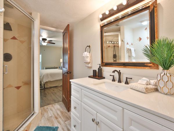 Bradenton Vacation Pool Home Four Bedrooms Sleeps 11