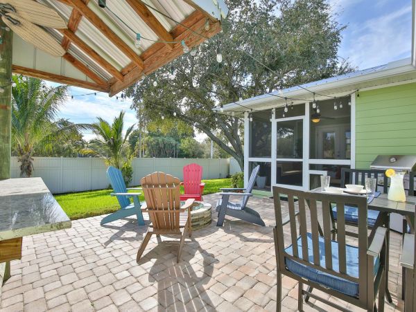 Beautiful Three Bedroom Home in Bradenton Sleeps Six Guests