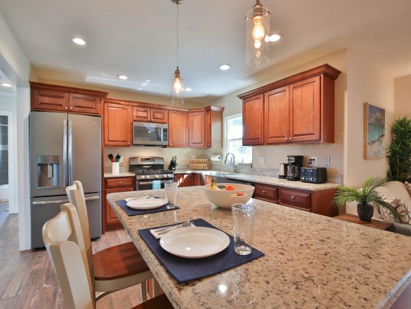 Beautiful Three Bedroom Home in Bradenton Sleeps Six Guests