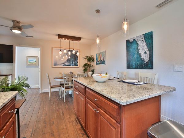 Beautiful Three Bedroom Home in Bradenton Sleeps Six Guests