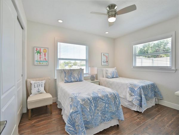 Beautiful Three Bedroom Home in Bradenton Sleeps Six Guests