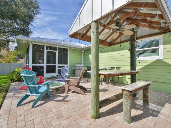 Beautiful Three Bedroom Home in Bradenton Sleeps Six Guests