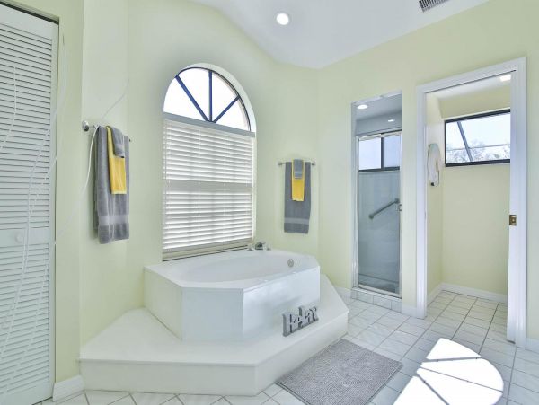 Anna Maria Island Holmes Beach Home 1018947
