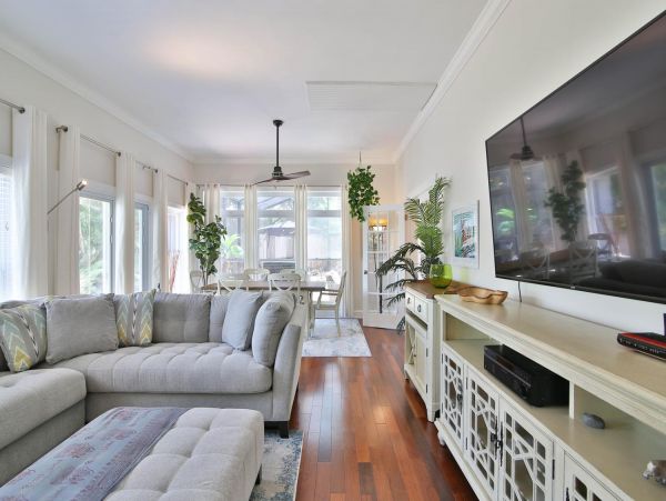 Lovely 4 Bedroom Home in Palmetto with Pool