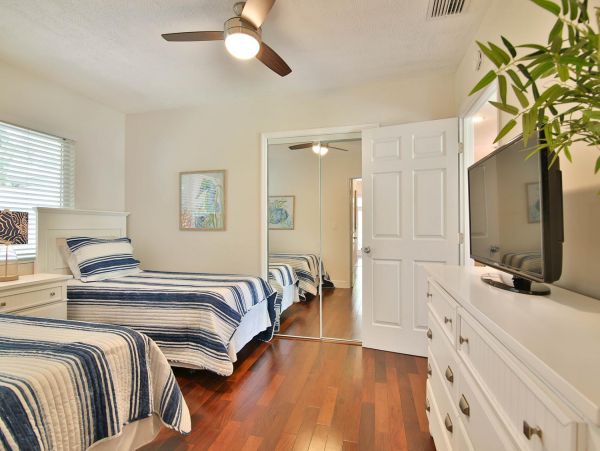 Lovely 4 Bedroom Home in Palmetto with Pool