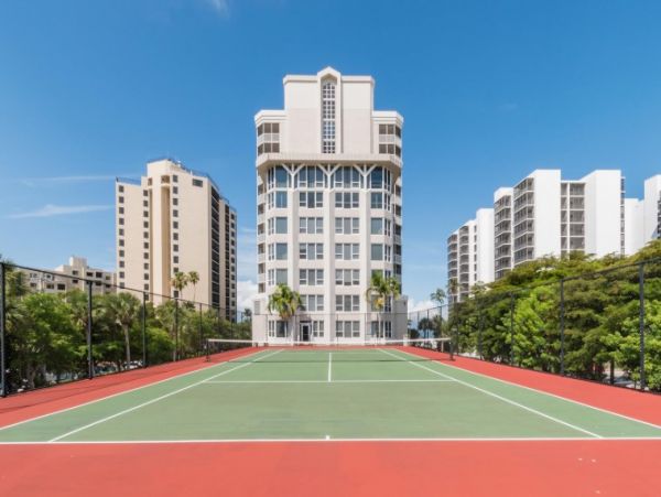Beachfront 3 Bedroom Vacation Condo in Fort Myers Beach