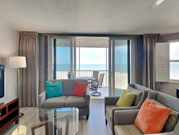 Beachfront 3 Bedroom Vacation Condo in Fort Myers Beach