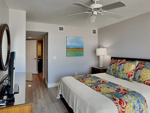 Beachfront 3 Bedroom Vacation Condo in Fort Myers Beach