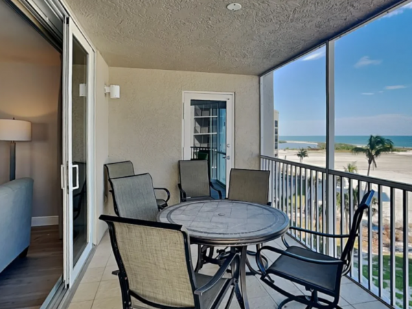 Beachfront 3 Bedroom Vacation Condo in Fort Myers Beach