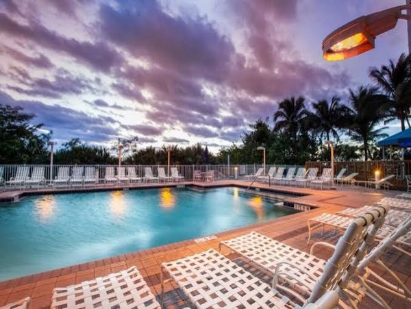 Beachfront 3 Bedroom Vacation Condo in Fort Myers Beach