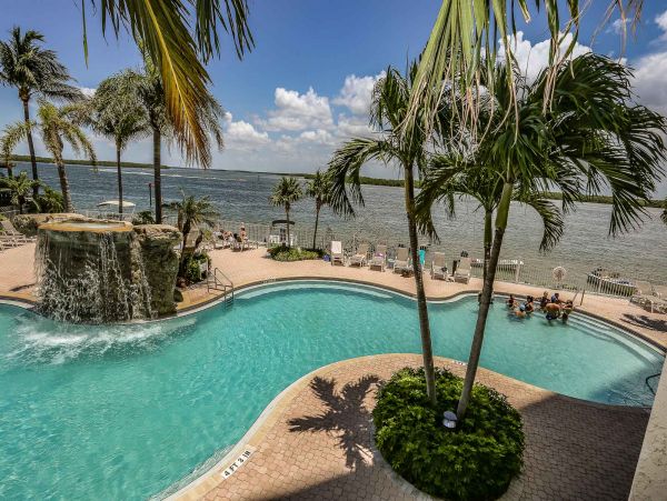 Fort Myers Condo 1019110