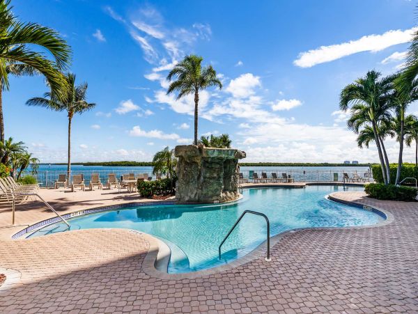Fort Myers Condo 1019128
