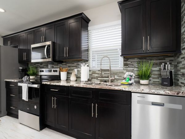 Luxurious 3-Bedroom Vacation Home with Pool Near Estero Boulevard