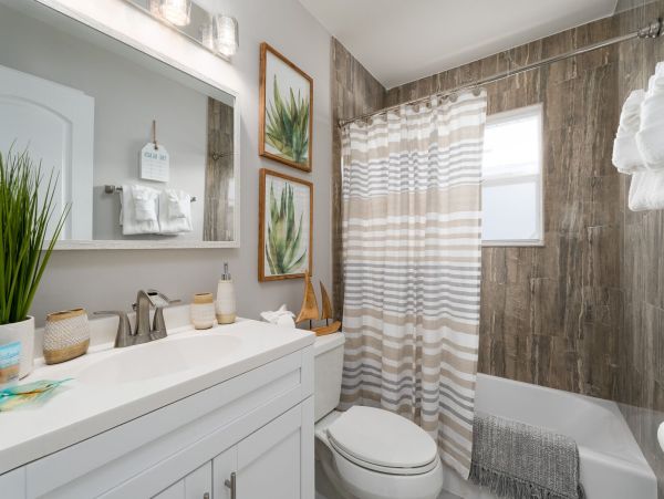 Luxurious 3-Bedroom Vacation Home with Pool Near Estero Boulevard