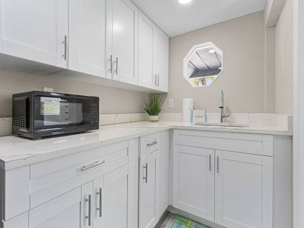 Luxurious 3-Bedroom Vacation Home with Pool Near Estero Boulevard