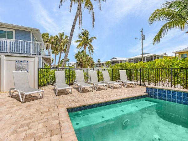 Luxurious 3-Bedroom Vacation Home with Pool Near Estero Boulevard