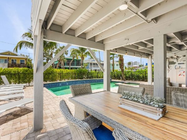 Luxurious 3-Bedroom Vacation Home with Pool Near Estero Boulevard