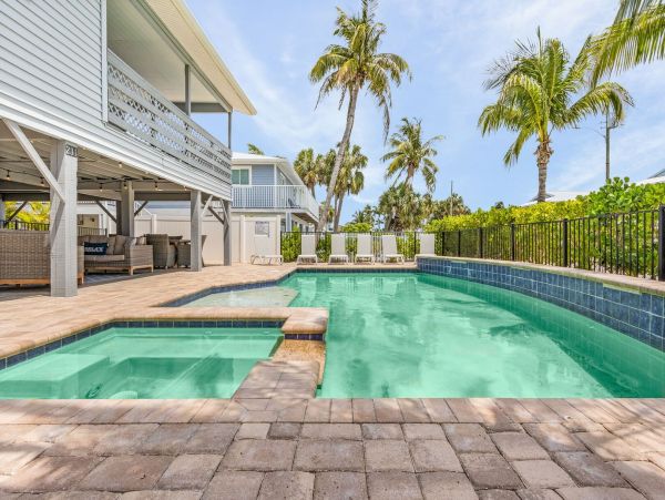 Luxurious 3-Bedroom Vacation Home with Pool Near Estero Boulevard
