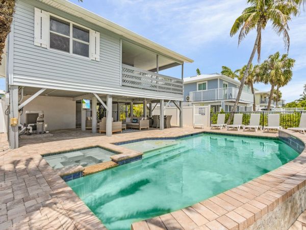 Luxurious 3-Bedroom Vacation Home with Pool Near Estero Boulevard