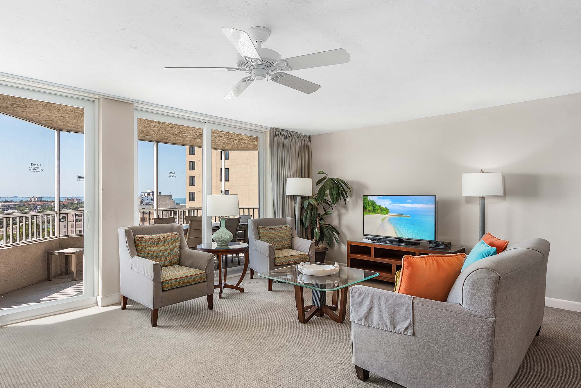 Fort Myers Three bedroom Beachfront Condominium Sleeps 8