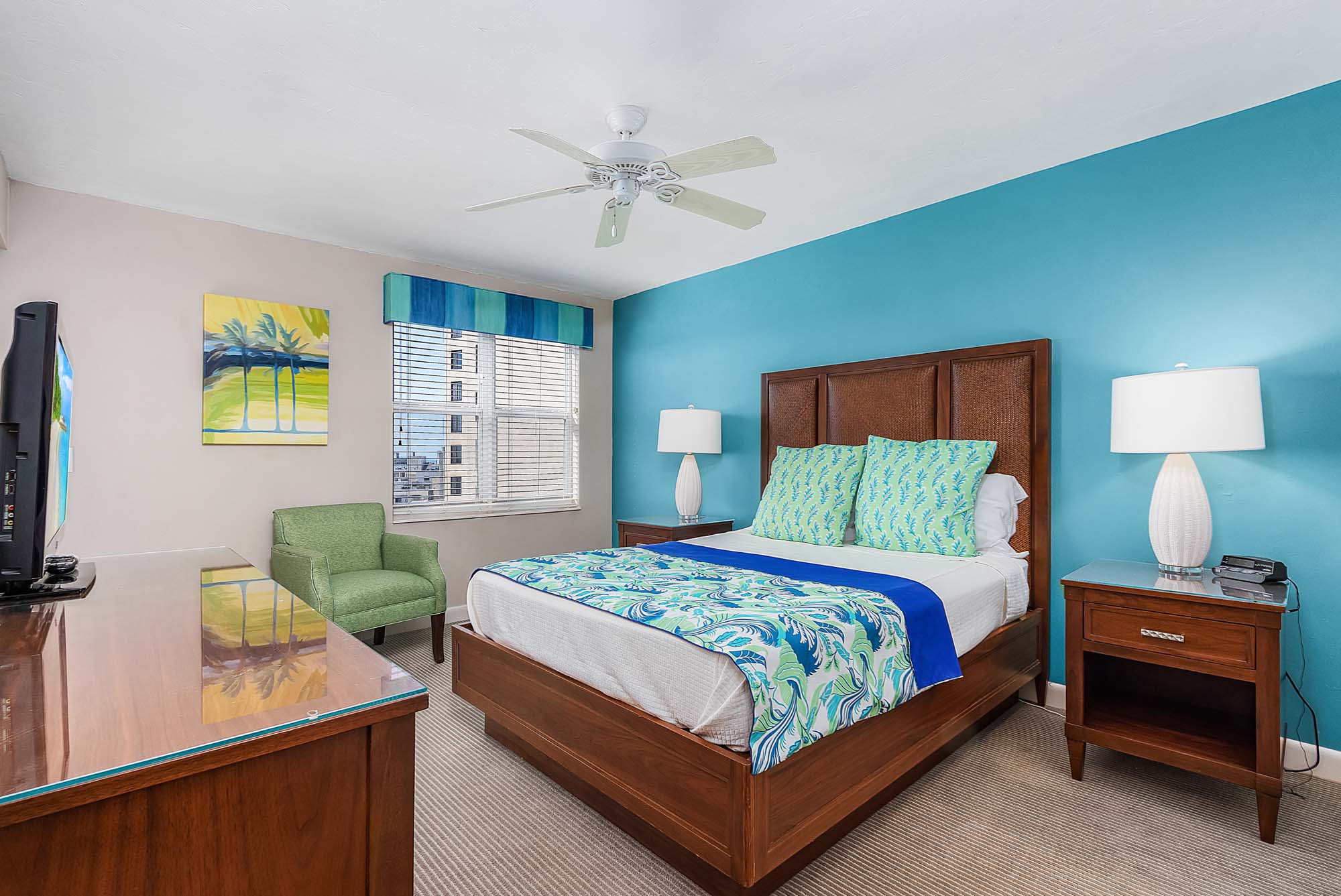 Fort Myers Three bedroom Beachfront Condominium Sleeps 8