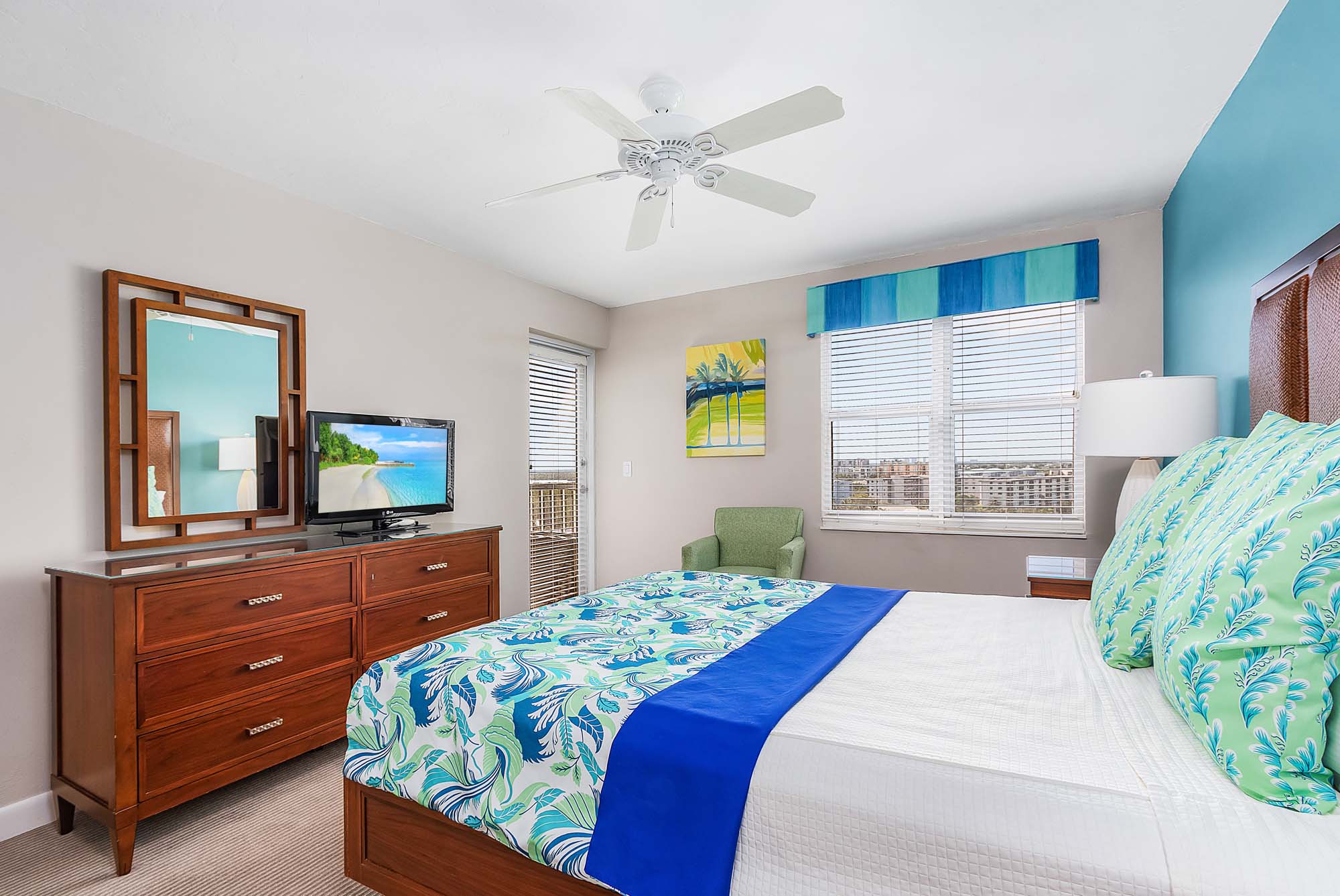Fort Myers Three bedroom Beachfront Condominium Sleeps 8