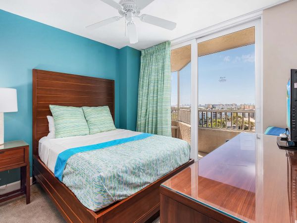 Fort Myers Three bedroom Beachfront Condominium Sleeps 8